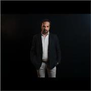 Appassionato di storia, e filosofia disponibile